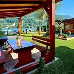 Kuca Za Odmor Stakic Сasa de vacaciones *